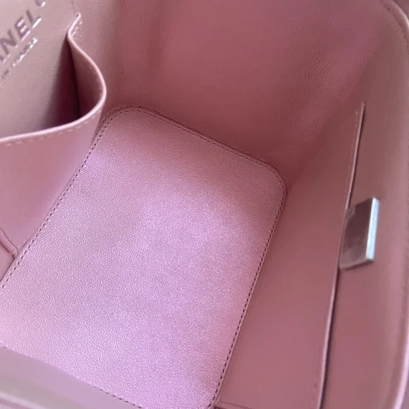💗✨ CHANEL Iridescent Pink Vanity Top Handle-Crossbody in New/Pristine, Full Set - Picture 8 of 13